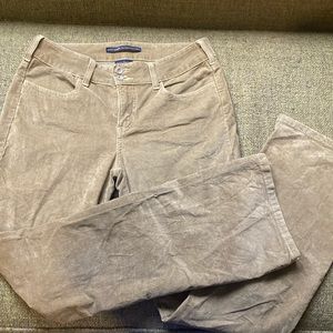 Levi’s womens Slender Bootcut 526 Corduroy Pants - tan - size 8